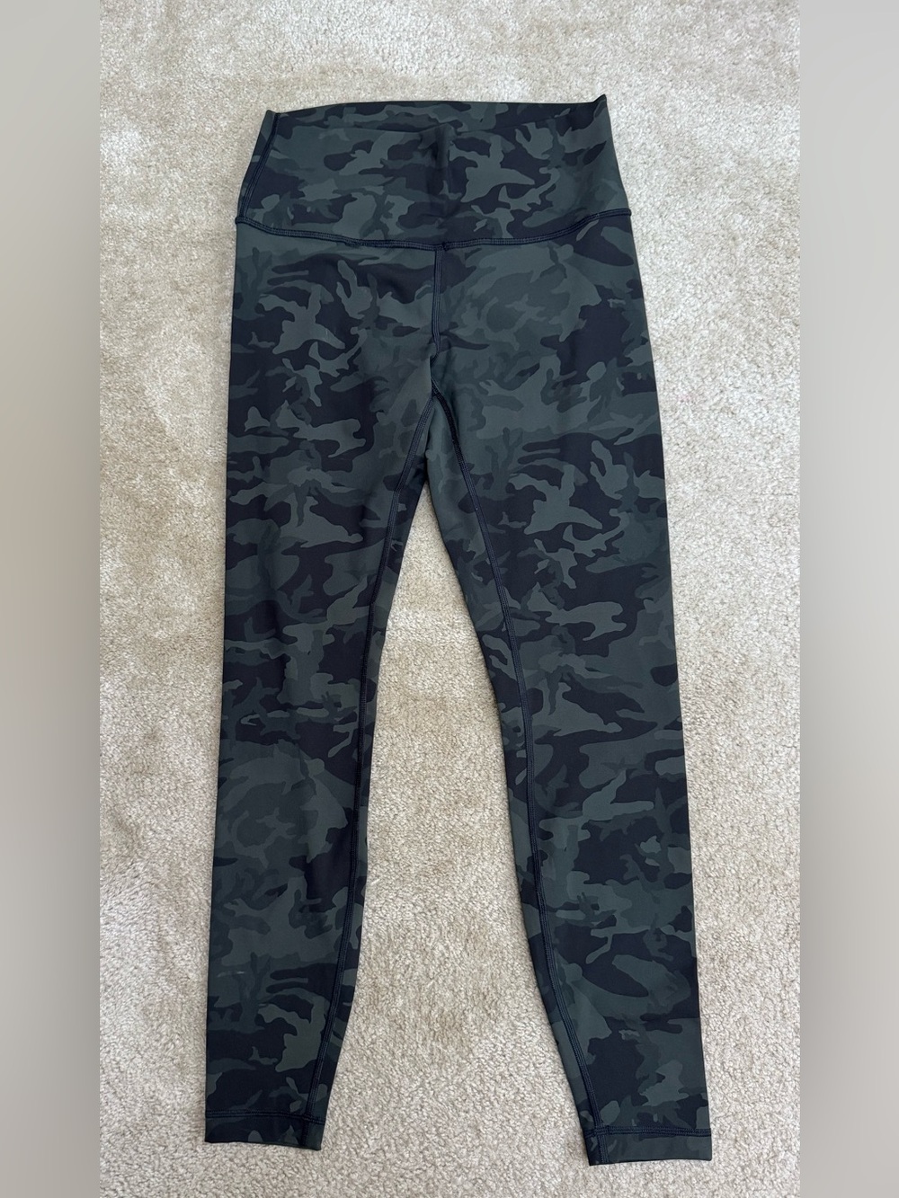 Women’s Sz 8 lululemon  High-Waist Camo Leggings - Dark Green & Black